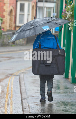 Builth Wells, Powys, Regno Unito. 9 Sep, 2019. Acqua di superficie nel piccolo il Galles Centrale città mercato di Builth Wells, in Powys, Regno Unito. Credito: Graham M. Lawrence/Alamy Live News Foto Stock