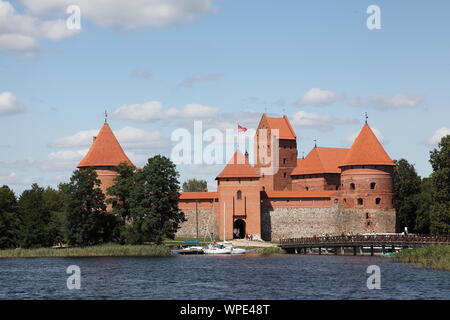 Il Castello di Trakai si trova sul Lago di Galve in Trakai, Lituania Foto Stock