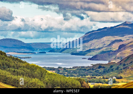 LOCH MAREE WESTER ROSS Highlands della Scozia il Loch nei primi giorni di settembre Foto Stock