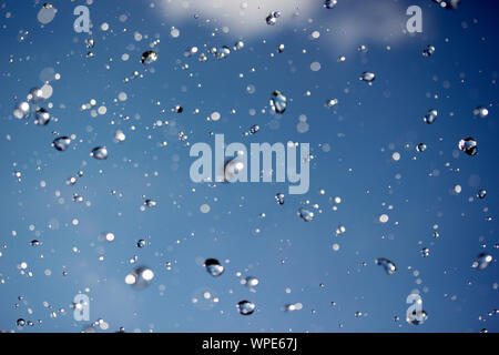 Gocce d'acqua nel cielo Foto Stock