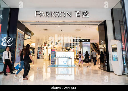 Shanghai, Shanghai, Cina. 7 Sep, 2019. I clienti ad un Parkson department store di Shanghai. Credito: Alex Tai/SOPA Immagini/ZUMA filo/Alamy Live News Foto Stock