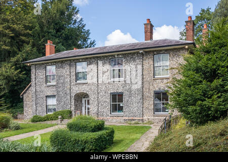High Wycombe, Inghilterra - Il 15 agosto 2019. Il museo della città alloggiati in un mattone e casa di pietra focaia. La costruzione risale al XVI secolo. Foto Stock