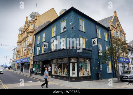 Nella foto: Ceredigion Museum, Terrazza strada in Aberystwyth, Wales, Regno Unito. Mercoledì 28 Agosto 2019 Foto Stock