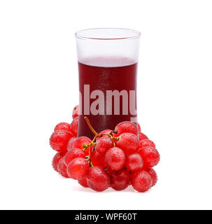 Bicchiere di succo di uve e di mosti di uve isolato su bianco Foto Stock