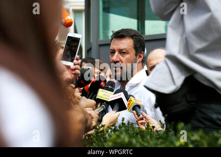 Roma, Italia. 09Sep, 2019. Roma, 9 settembre 2019. Matteo Salvini parlare alla stampa dopo il suo intervento durante la manifestazione contro il governo al di fuori della Camera dei deputati. Foto di Samantha Zucchi Insidefoto Credito: insidefoto srl/Alamy Live News Foto Stock