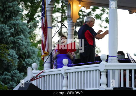 Fond du Lac banda sinfonica a giocare a Lakeside Park di Fond du Lac Wisconsin su 4 Luglio, 2019 Foto Stock