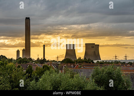 Didcot Power Station, ultima sera prima della demolizione. Foto Stock