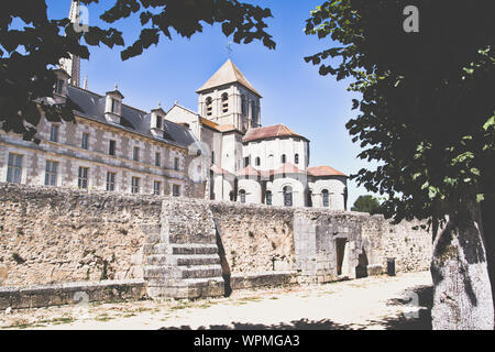 Abbazia di Saint-Savin sur Gartempe nella regione di Vienne in Francia Foto Stock