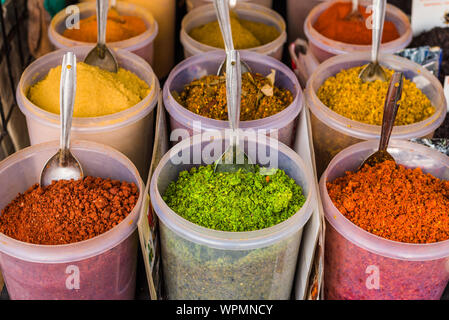 Anjuna Beach, Goa/India- Aprile 4 2018: Indian Spice essendo venduto da fornitori ad Anjuna Beach Goa Foto Stock