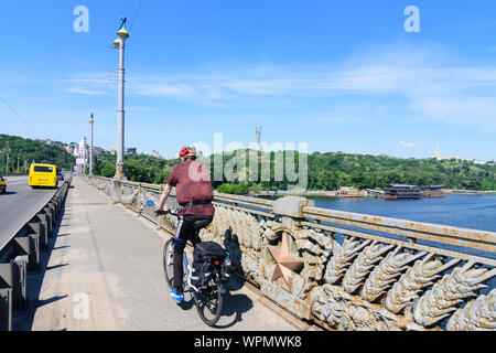 Kiev Kiev: fiume Dnipro (Dnieper), Rodina Mat (Patria monumento), Pechersk Lavra (monastero delle Grotte, Paton ponte in , di Kiev, Ucraina Foto Stock