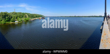 Kiev Kiev: fiume Dnipro (Dnieper), Rodina Mat (Patria monumento), Pechersk Lavra (monastero delle Grotte, Paton ponte in , di Kiev, Ucraina Foto Stock