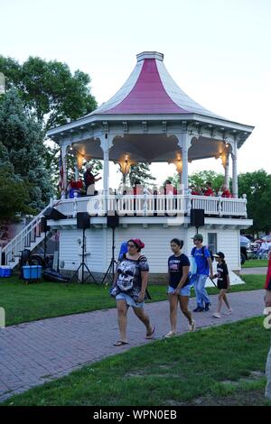 Fond du Lac banda sinfonica a giocare a Lakeside Park di Fond du Lac Wisconsin su 4 Luglio, 2019 Foto Stock