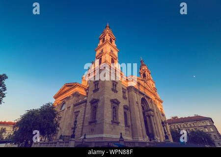 La Basilica di Santo Stefano chiesa cattolica romana edificio di Budapest in Ungheria, in stile neo-classico architettura, ampia shot Foto Stock