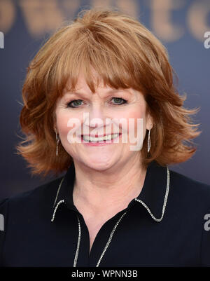 Lesley Nicol frequentando la premiere mondiale di Cavendish Abbey, svoltasi presso il Cineworld Leicester Square, Londra. Foto Stock