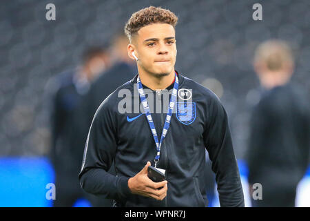 KCOM Stadium, Hull, Inghilterra; Europei Under 21 Championship qualifiche ;, UK. 9 Sep, 2019. U21 vs Kosovo U21 Max Aarons (2) d'Inghilterra U21 prima del kick off Credit: David ciccioli/News immagini English Football League immagini sono soggette a licenza DataCo Credito: News immagini /Alamy Live News Foto Stock