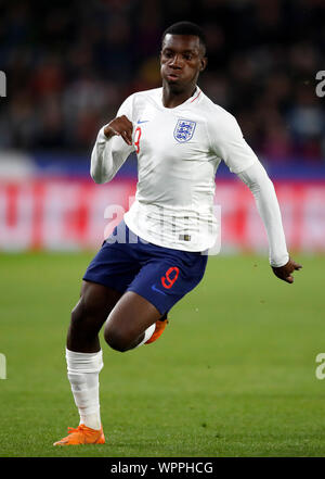 L'Inghilterra del Eddie Nketiah durante il 2019 UEFA Europei Under-21 gara di campionato al KCOM Stadium, Kingston-upon-Hull. Foto Stock