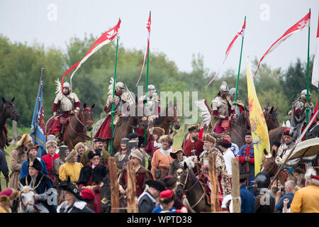 Ussari polacchi in Vivat Vasa 2019 Battaglia di due Vasas 1626 rievocazione in Gniew, Polonia. 10 agosto 2019 © Wojciech Strozyk / Alamy Stock Photo Foto Stock