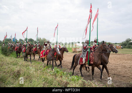 Ussari polacchi in Vivat Vasa 2019 Battaglia di due Vasas 1626 rievocazione in Gniew, Polonia. 10 agosto 2019 © Wojciech Strozyk / Alamy Stock Photo Foto Stock