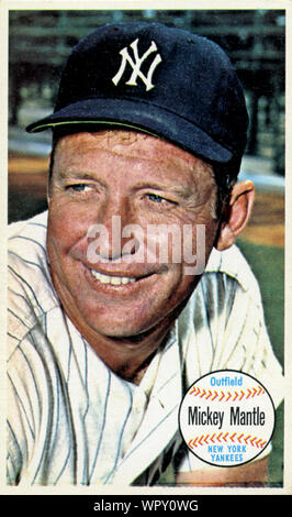 Anni sessanta era scheda di baseball della Hall of Fame giocatore Mickey mantello con i New York Yankees. Foto Stock