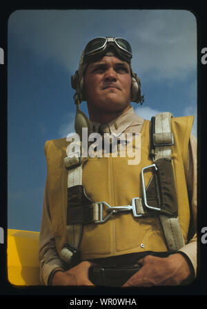 Il tenente marino, pilota di parapendio in formazione in campo Pagina, Parris Island, S.C. Foto Stock