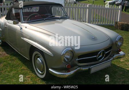 Mercedes-Benz 190 SL sul display al Concours, Sun City, in Sudafrica Foto Stock