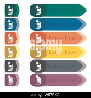 Telefono cellulare icona segno. Set di colorate e luminose lungo i pulsanti con ulteriori moduli di piccole dimensioni. Design piatto Illustrazione Vettoriale