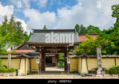 Wakayama, Giappone - 24 Luglio 2019: Pellegrino Rengein alloggi a Mount Koyasan. Foto Stock