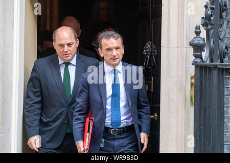 Londra, Regno Unito. 10 settembre 2019, Ben Wallace MP PC Segretario della Difesa (sinistra) e Alun Cairns MP PC Segretario gallese lascia una riunione del gabinetto a 10 Downing Street, Londra Credito: Ian Davidson/Alamy Live News Foto Stock