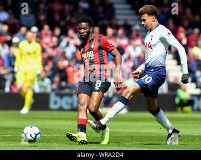 Jefferson Lerma di AFC Bournemouth e dele Alli del Tottenham Hotspur - AFC Bournemouth v Tottenham Hotspur, Premier League, vitalità Stadium, Bournemouth - 4 maggio 2019 solo uso editoriale - DataCo restrizioni si applicano Foto Stock