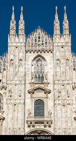 Milano, Italia - 30 Maggio 2019: il Duomo di Milano (Duomo di Milano), uno dei più visitati simbolo della città è la chiesa più grande in Italia Foto Stock