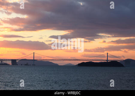 Seto Ohashi grande ponte Seto tramonto in Giappone Foto Stock