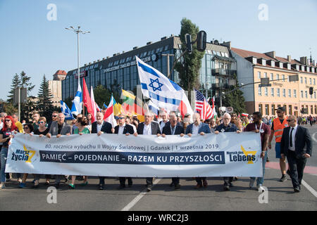 Marzo della vita con il messaggio ricordando la riconciliazione insieme verso il futuro in ottantesimo anniversario dell inizio della seconda guerra mondiale a Danzica, Pol Foto Stock