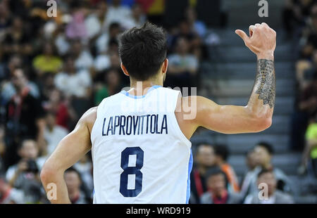 Il Dongguan, la Cina della provincia di Guangdong. Decimo Sep, 2019. Nicolas Laprovittola di Argentina celebra durante i quarti di finale di partita tra Argentina e Serbia al 2019 FIBA World Cup in Dongguan, Cina del sud della provincia di Guangdong, Sett. 10, 2019. Credito: Deng Hua/Xinhua/Alamy Live News Foto Stock