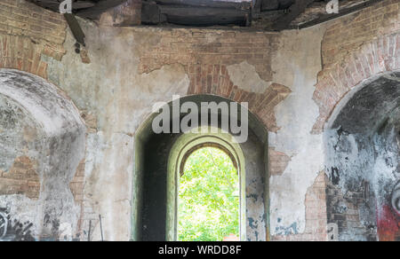 Vista interna dell'edificio dopo l'incendio Foto Stock