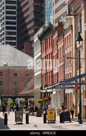 Il South Street Seaport è una zona storica di Lower Manhattan, New York, Stati Uniti d'America Foto Stock