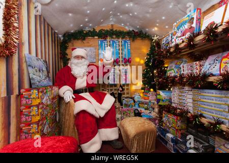 Babbo Natale Babbo Natale nella sua grotta Foto Stock
