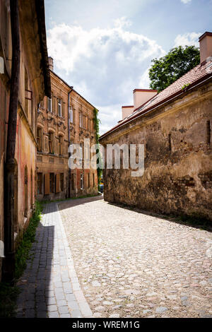 Street nella città vecchia di Vilnius, Lituania Foto Stock