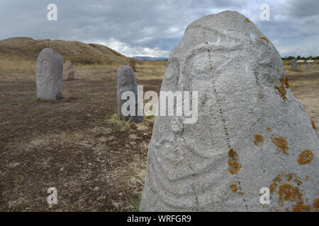 Una antica lapide del pre invasione mongolo in Kirghizistan. Foto Stock