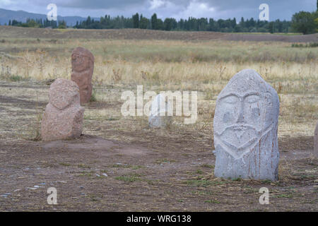 Una antica lapide del pre invasione mongolo in Kirghizistan. Foto Stock