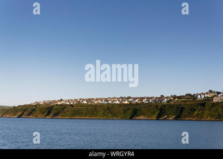 Case dal bordo di Fishguard, Wales, Regno Unito. Mercoledì 28 Agosto 2019 Foto Stock