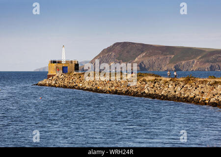 Il lungomare di Fishguard, Wales, Regno Unito. Mercoledì 28 Agosto 2019 Foto Stock