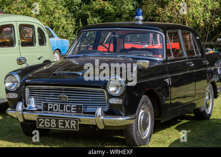 Vecchia auto della polizia in classic car show, Hinton bracci, Cheriton, Hampshire, Regno Unito Foto Stock