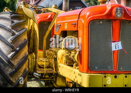 Doppio trattore a classic car show, Hinton bracci, Cheriton, Hampshire, Regno Unito Foto Stock