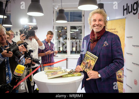 Monaco di Baviera, Germania. Decimo Sep, 2019. Thomas Gottschalk, presentatore, stesso ha fotografato dal suo nuovo autobiografia 'Herbstbunt" come parte di una lettura. Credito: Matthias esitano di fronte/dpa/Alamy Live News Foto Stock