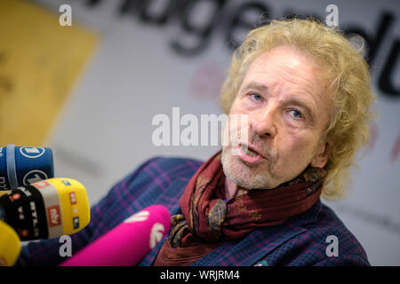 Monaco di Baviera, Germania. Decimo Sep, 2019. Thomas Gottschalk, presentatore, sarà intervistato dai giornalisti come parte di una lettura dalla sua nuova autobiografia 'Herbstbunt'. Credito: Matthias esitano di fronte/dpa/Alamy Live News Foto Stock