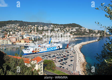 Nizza, Francia - 23 giugno 2016: Moby traghetto crociera nel porto di Nizza Cote d'Azur Foto Stock