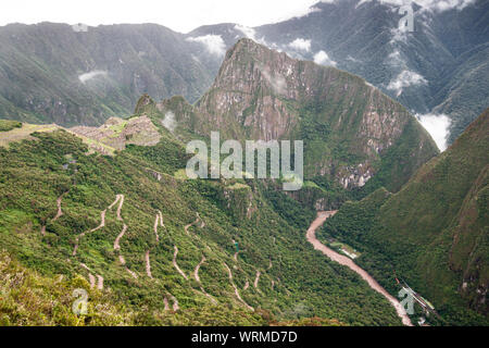 Vista del Machu Picchu da lontano Foto Stock
