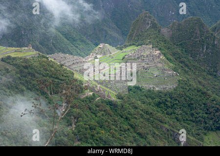 Vista del Machu Picchu da lontano Foto Stock