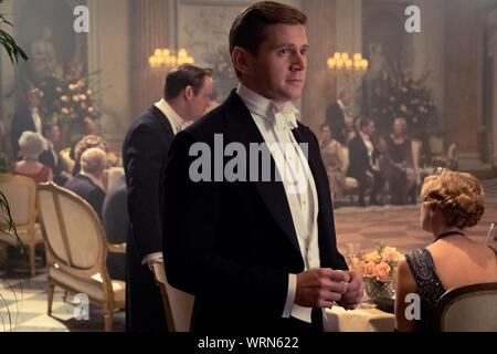 Data di rilascio: Settembre 20, 2019 Titolo: Cavendish Abbey STUDIO: Focus Features direttore: Michael Engler trama: adattato dalla serie televisive di successo Cavendish abbazia che racconta la storia della famiglia Crawley, un ricco proprietario di una grande tenuta di campagna inglese nei primi anni del XX secolo. STARRING: ALLEN LEECH come Tom Branson. (Credito Immagine: © Focus Features/Entertainment Immagini) Foto Stock