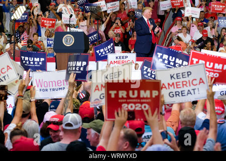 Fayetteville, Stati Uniti. 09Sep, 2019. Presidente Trump parla durante la maga nel rally di Fayetteville. Credito: SOPA Immagini limitata/Alamy Live News Foto Stock